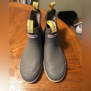 Mens xtratuf size 10